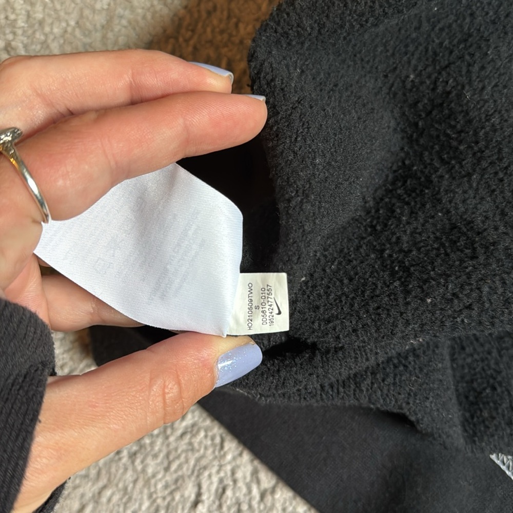 Nike Crewneck Sweatshirt - Picture 8 of 8